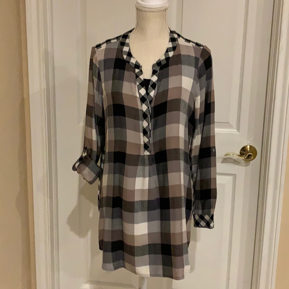 EUC plaid tunic. Sleeves have a button up option(shown)